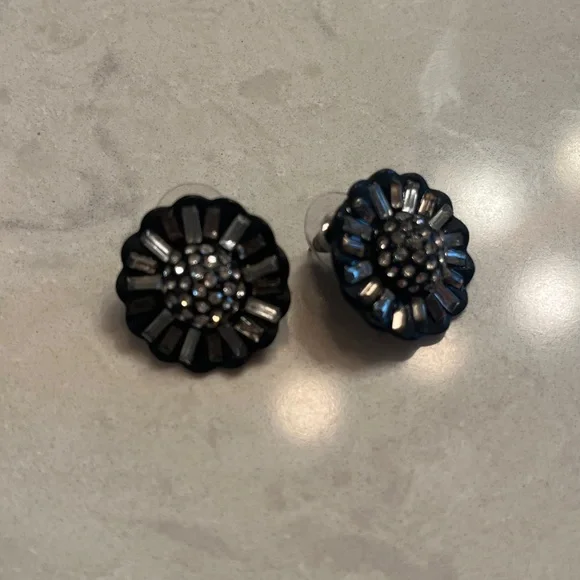 Two pairs of Silver/Gold/Black Earrings - Picture 2 of 3